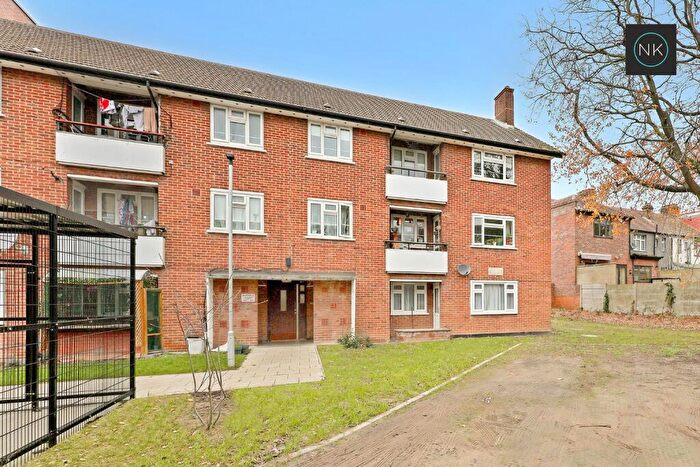 2 Bedroom Flat To Rent In Suffolk Court, Suffolk Road, Ilford, London, IG3