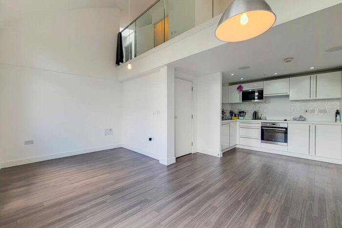 2 Bedroom Flat To Rent In Milles Square, Brixton, London, SW9