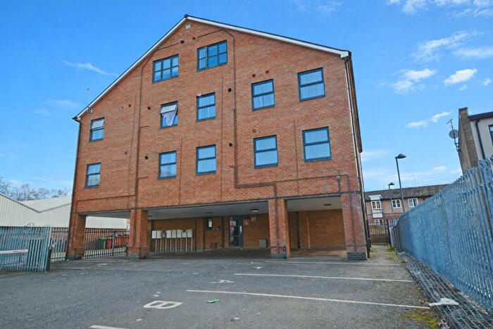 2 Bedroom Flat To Rent In Ash Street, Northampton, NN1