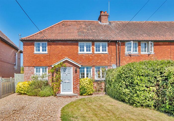 4 Bedroom End Of Terrace House For Sale In Lingfield Road, Edenbridge, TN8