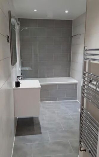 4 Bedroom Semi-Detached House To Rent In Pembroke Way, Hayes, UB3