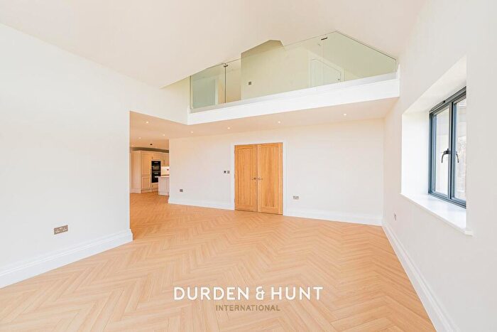 2 Bedroom Detached Bungalow To Rent In Mott Street, Loughton, IG10