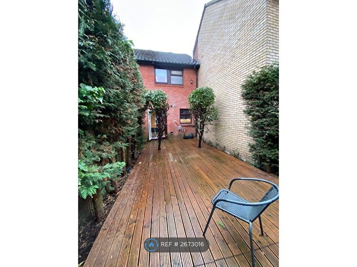 2 Bedroom Terraced House To Rent In Trothy Road, London, SE1