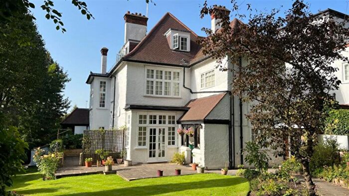 1 Bedroom Apartment To Rent In Rosecroft Avenue - Hampstead Crofts, NW3