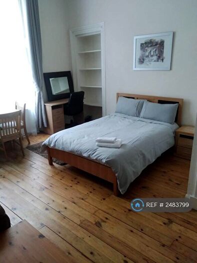 Studio To Rent In Holland St, Glasgow, G2