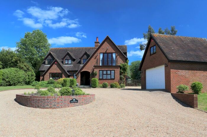 5 Bedroom Detached House For Sale In Homestead Road, Medstead, Alton, GU34