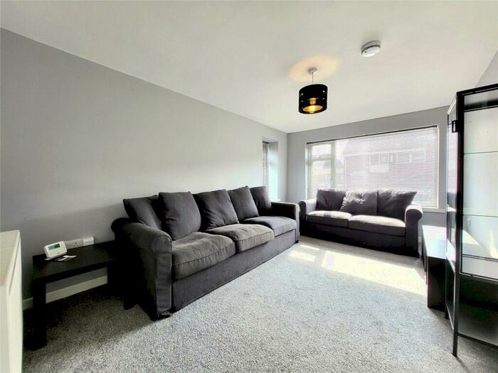 2 Bedroom Flat To Rent In London Road, Hazel Grove, Stockport, SK7