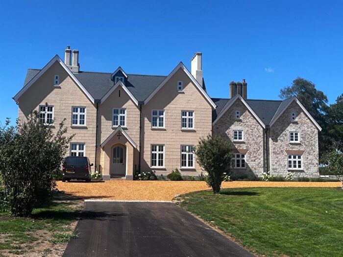 6 Bedroom House To Rent In Froyle, Alton, GU34