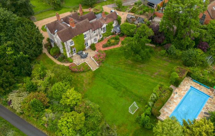 8 Bedroom Detached House For Sale In Grimley Lane, Finstall, Bromsgrove, B60