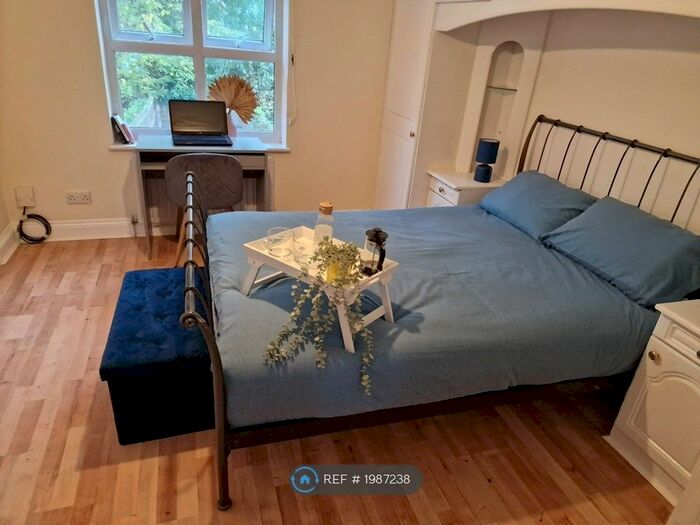 4 Bedroom Detached House To Rent In Bromley, Bromley, London, BR2