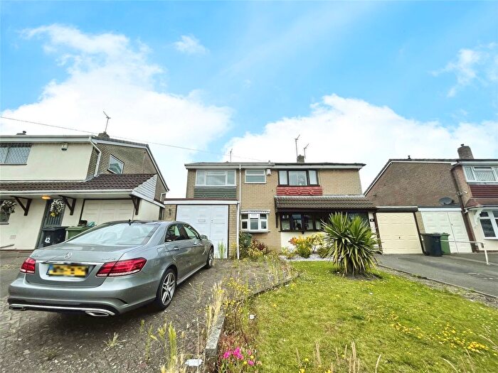 3 Bedroom Semi-Detached House To Rent In Upper Ettingshall Road, Bilston, West Midlands, WV14