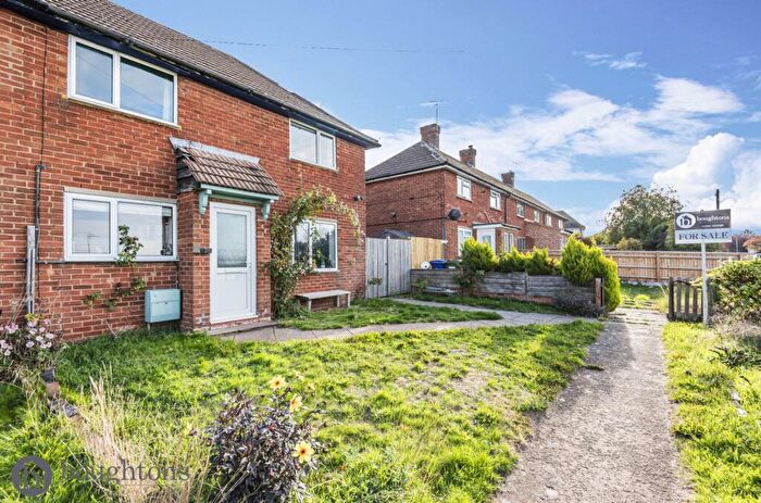 3 Bedroom Semi-Detached House For Sale In Banbury Road, Brackley, NN13