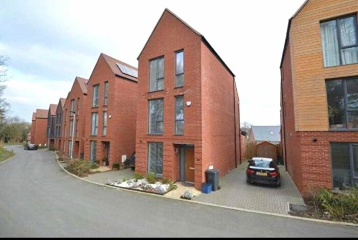 4 Bedroom Detached House To Rent In Keats Way, Coulsdon, Surrey, CR5