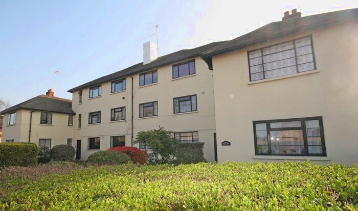 2 Bedroom Flat To Rent In Amhurst Gardens, Isleworth, TW7
