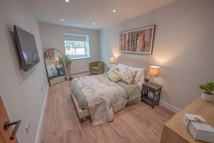 2 Bedroom Flat For Sale In Plot, Baildon Mills, Baildon, BD17