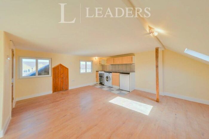 Studio To Rent In Kings Road, AL2