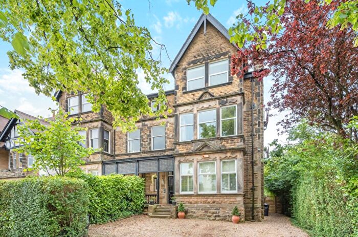 2 Bedroom Apartment For Sale In Leeds Road, Harrogate, HG2