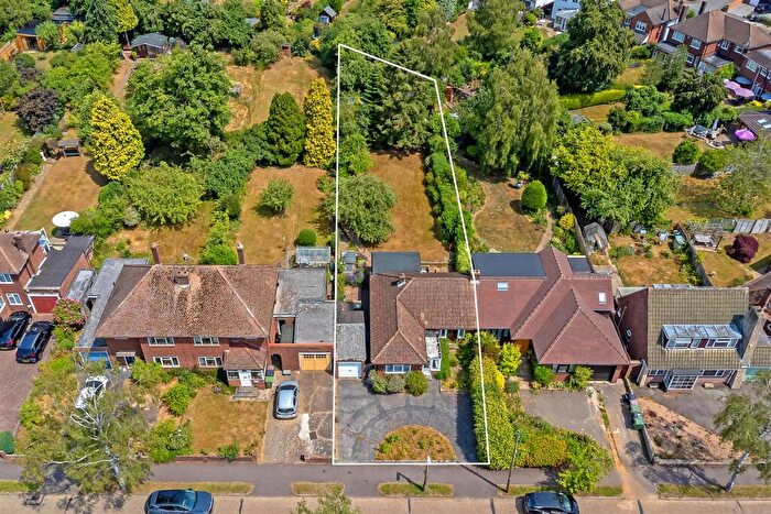 3 Bedroom Semi-Detached Bungalow For Sale In Westfields, St. Albans, AL3