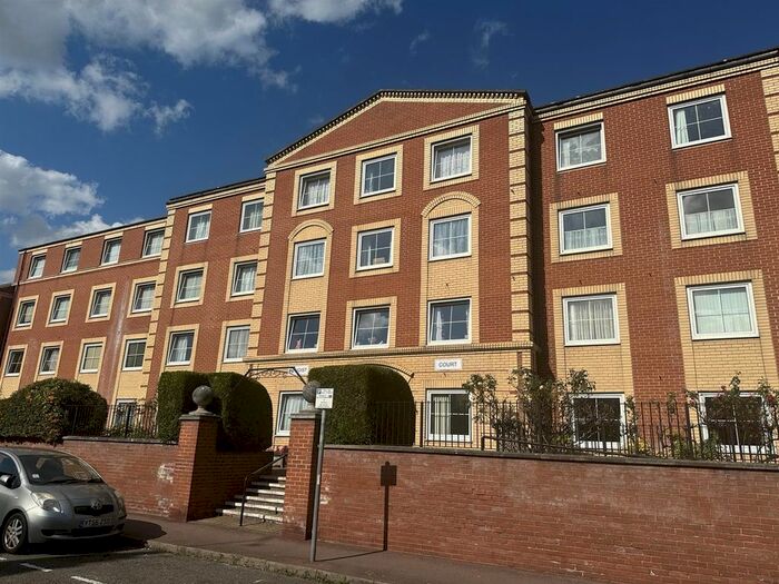 2 Bedroom Flat For Sale In Marsham Street, Maidstone, ME14