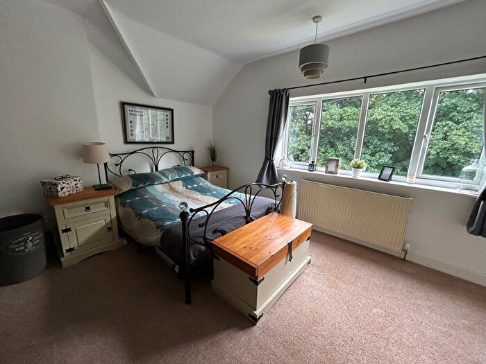 2 Bedroom End Of Terrace House To Rent In Troughbrook Road, Hollingwood, Chesterfield, S43