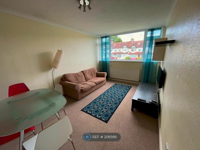 1 Bedroom Flat To Rent In Ross Road, London, SE25