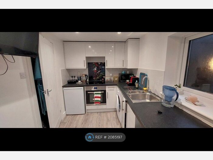 Studio To Rent In Austin Waye, Uxbridge, UB8