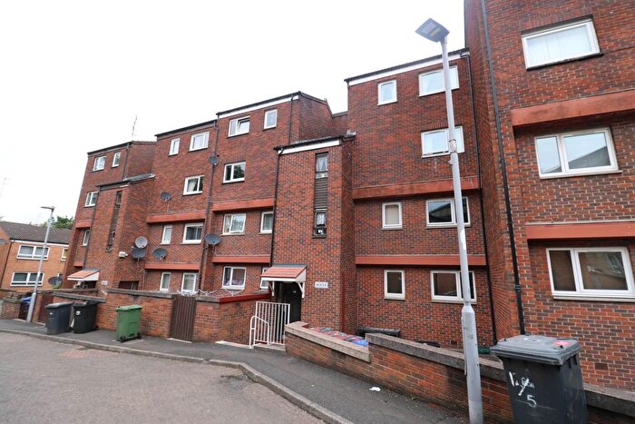 2 Bedroom Flat To Rent In Clavering Street East, Paisley, PA1