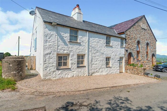 3 Bedroom Semi-Detached House For Sale In Cilan, Pwllheli, Gwynedd LL53