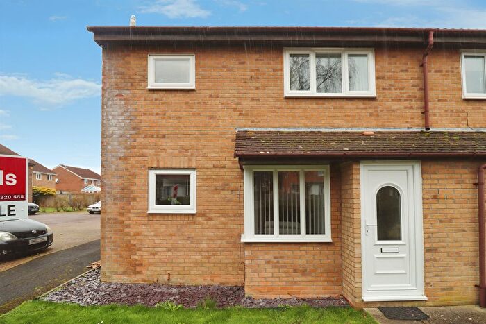 1 Bedroom Semi Detached House For Sale In Longs Drive, Yate, Bristol, BS37