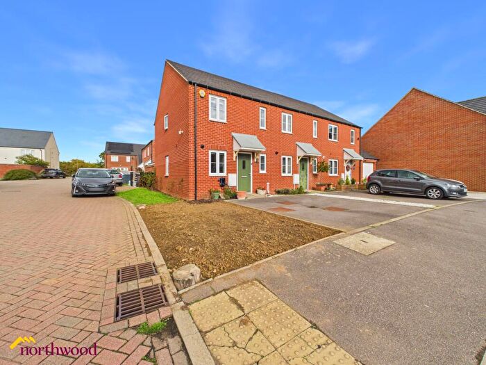 2 Bedroom End Of Terrace House For Sale In Swift Drive, Banbury, OX15