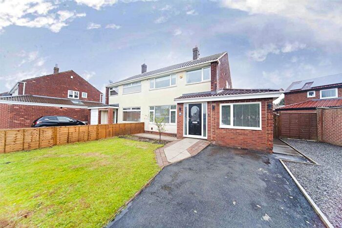 3 Bedroom Semi Detached House For Sale In Elizabeth Way, Hartlepool, TS25