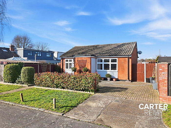 3 Bedroom Detached Bungalow For Sale In The Close, Grays, RM16
