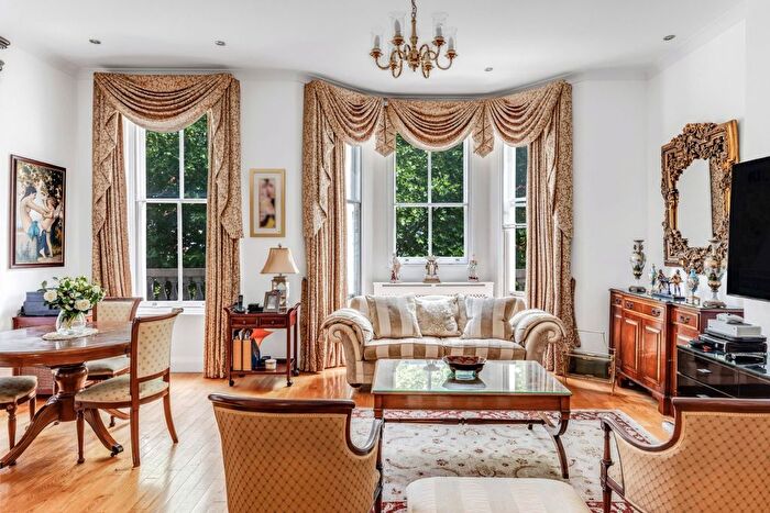 2 Bedroom Flat For Sale In Maida Vale, Little Venice, London, W9