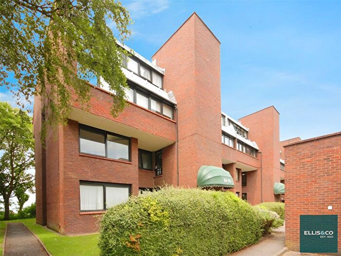 1 Bedroom Flat To Rent In Britten Close, Golders Green, NW11