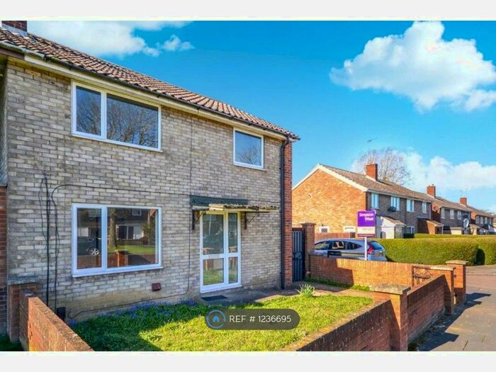 3 Bedroom End Of Terrace House To Rent In Glastonbury Road, Corby NN18