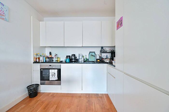1 Bedroom Flat For Sale In Amelia Street, Elephant And Castle, SE17