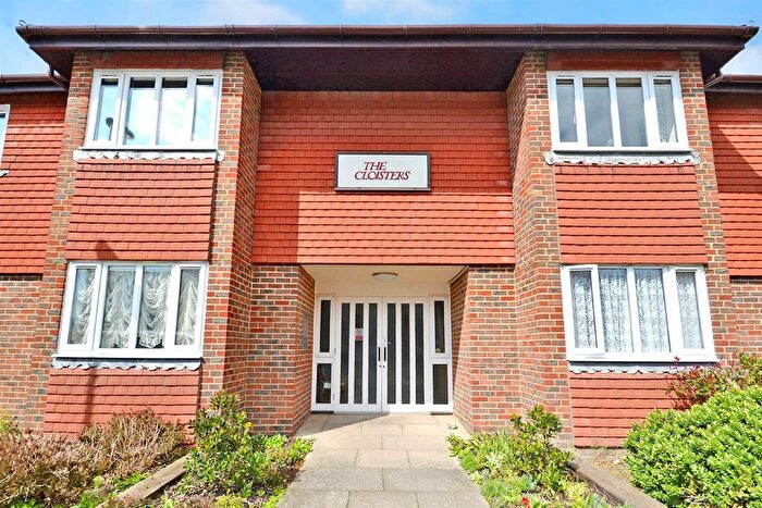 2 Bedroom Flat For Sale In The Cloisters, Carnegie Road, Worthing, BN14