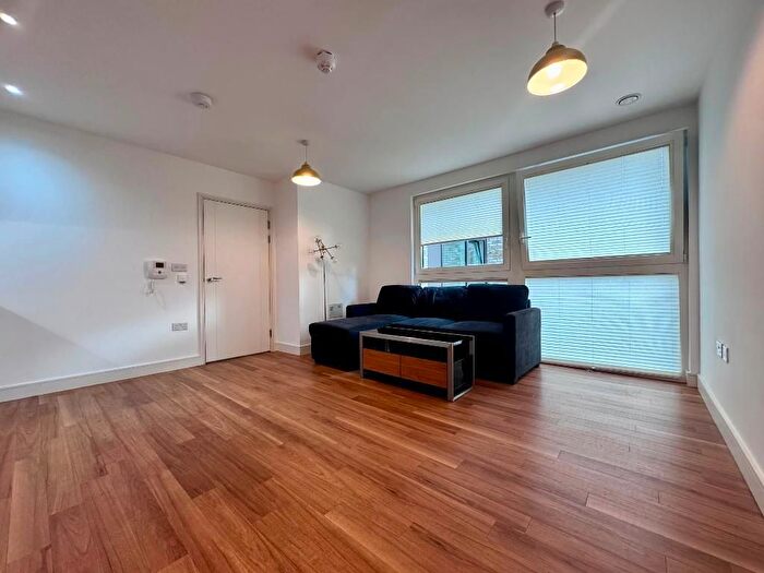 2 Bedroom Flat To Rent In Copenhagen Court, Pell Street, Surrey Quays, London, SE8