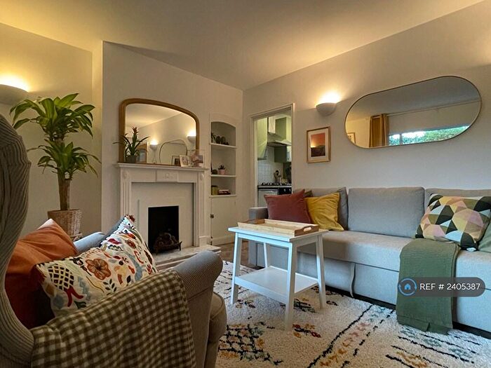 2 Bedroom Flat To Rent In Mansfield Road, Nottingham, NG5