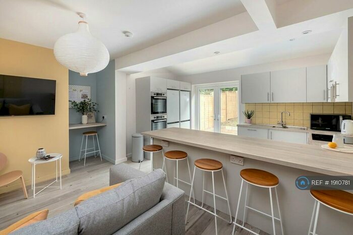 6 Bedroom Semi-Detached House To Rent In Haycombe Drive, Bath, BA2