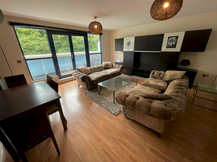 2 Bedroom Apartment To Rent In Carisbrooke Road, Leeds, West Yorkshire, LS16