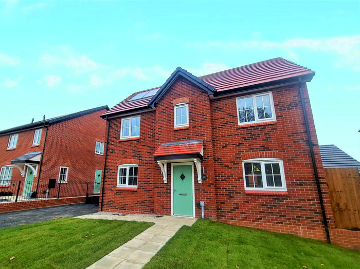 3 Bedroom Detached House To Rent In Sunningdale Street, Preston, PR2