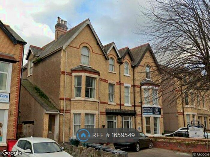 2 Bedroom Flat To Rent In Wynnstay Road, Colwyn Bay, LL29