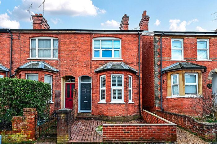 3 Bedroom End Terrace House For Sale In New Road, Blackwater, Camberley, GU17