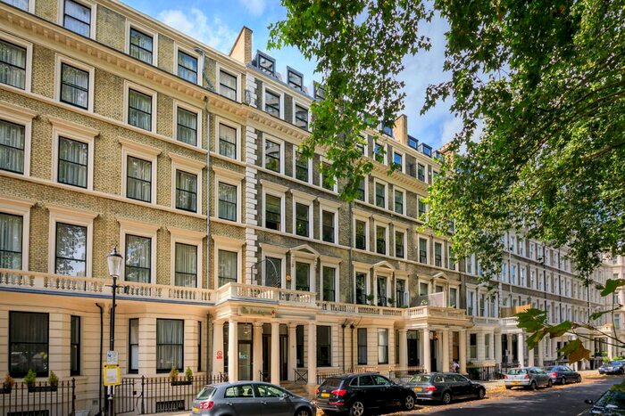 2 Bedroom Flat To Rent In Ashburn Gardens, South Kensington, London, SW7