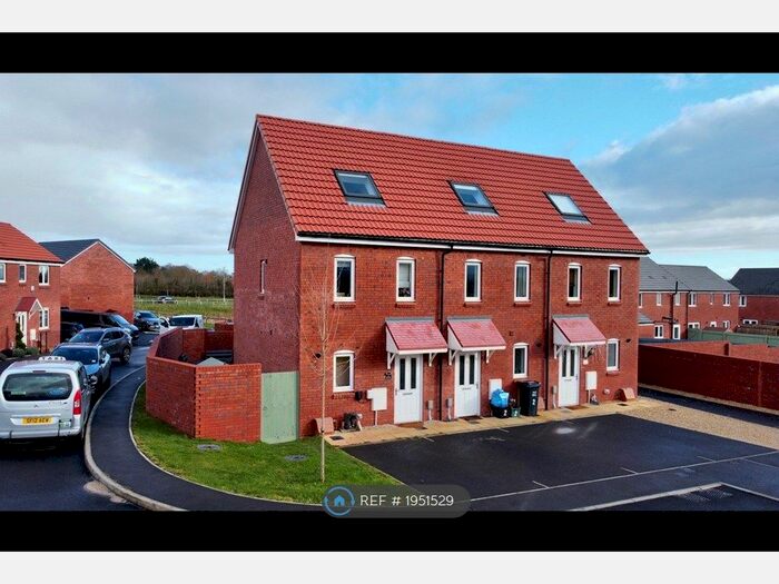 3 Bedroom End Of Terrace House To Rent In Richmond Street, Monkton Heathfield, Taunton, TA2