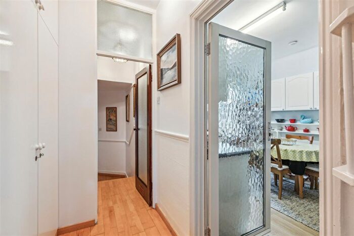 1 Bedroom Flat To Rent In Balfern Grove, London, W4