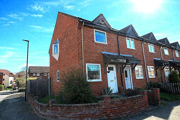 2 Bedroom End Of Terrace House For Sale In Nuthatch Gardens, Thamesmead, London, SE28