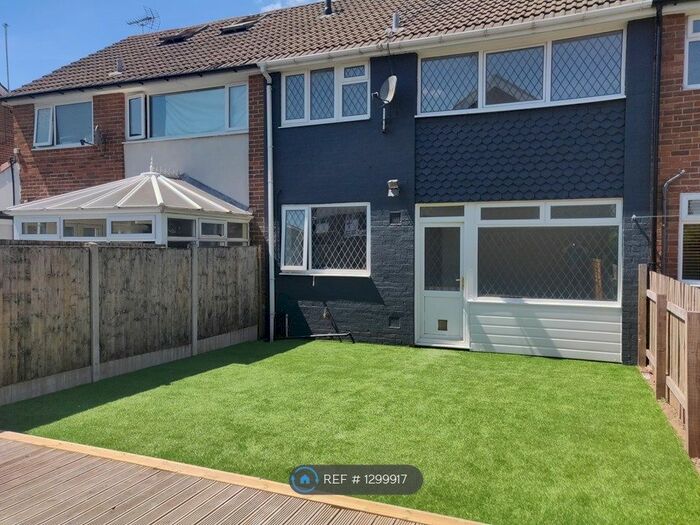 3 Bedroom Semi-Detached House To Rent In Broom Gardens, Leeds LS10