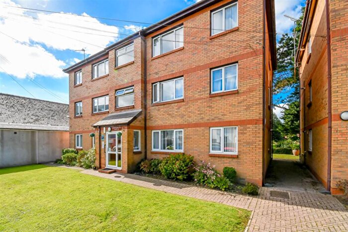 2 Bedroom Apartment For Sale In Buttrills Road, Barry, CF62